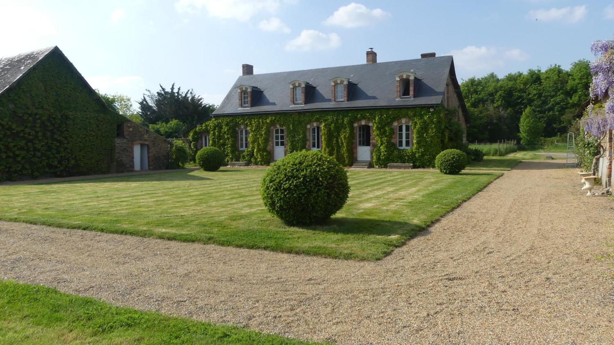 La Petite Lande Bed & Breakfast Ménil Eksteriør bilde